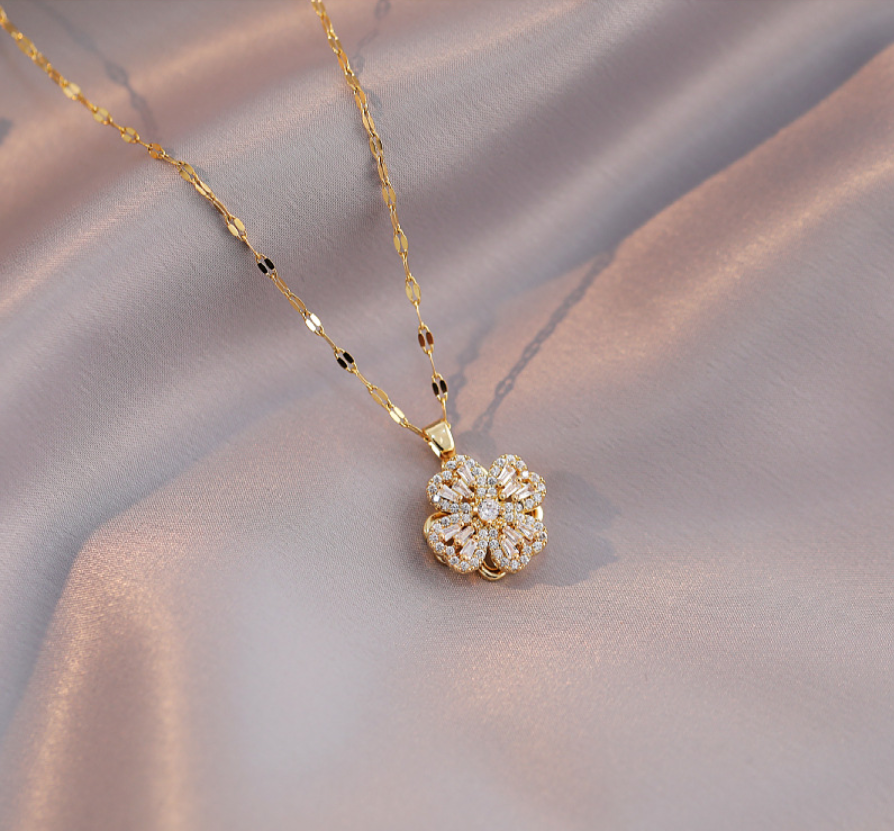 Rotating Four Leaf Clover & Heart Shaped Lucky Flower Pendant Necklaces for Women Elegant and Dainty Choker Adjustable Spinning Chain, 90s Vintage Inspired Daily Wear and Casual Matching