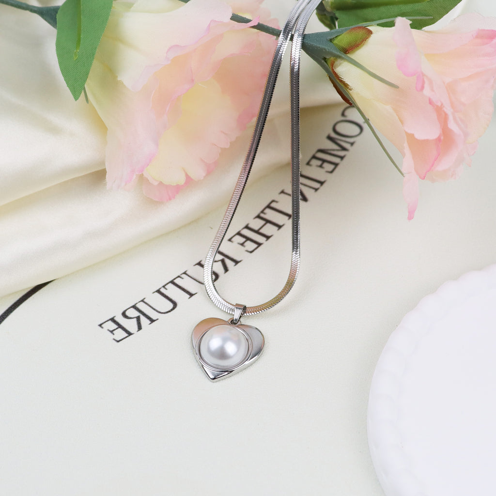 1 Count pearled Style Heart Choker Necklace - Big Heart  Silver Adjustable Chain Heart Necklaces for Women  Jewelry Accessories